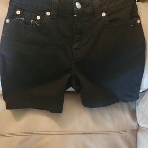 True Religion Jennie Curvy Mid Rise Super Skinny Size 32 Womens Denim‎ Shorts.